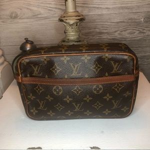 ❗️SOLD❗️Authentic Louis Vuitton Compiegne 23